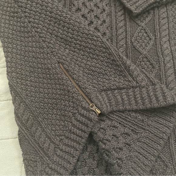 LL Bean NWT fisherman sweater size Large - Picture 3 of 6